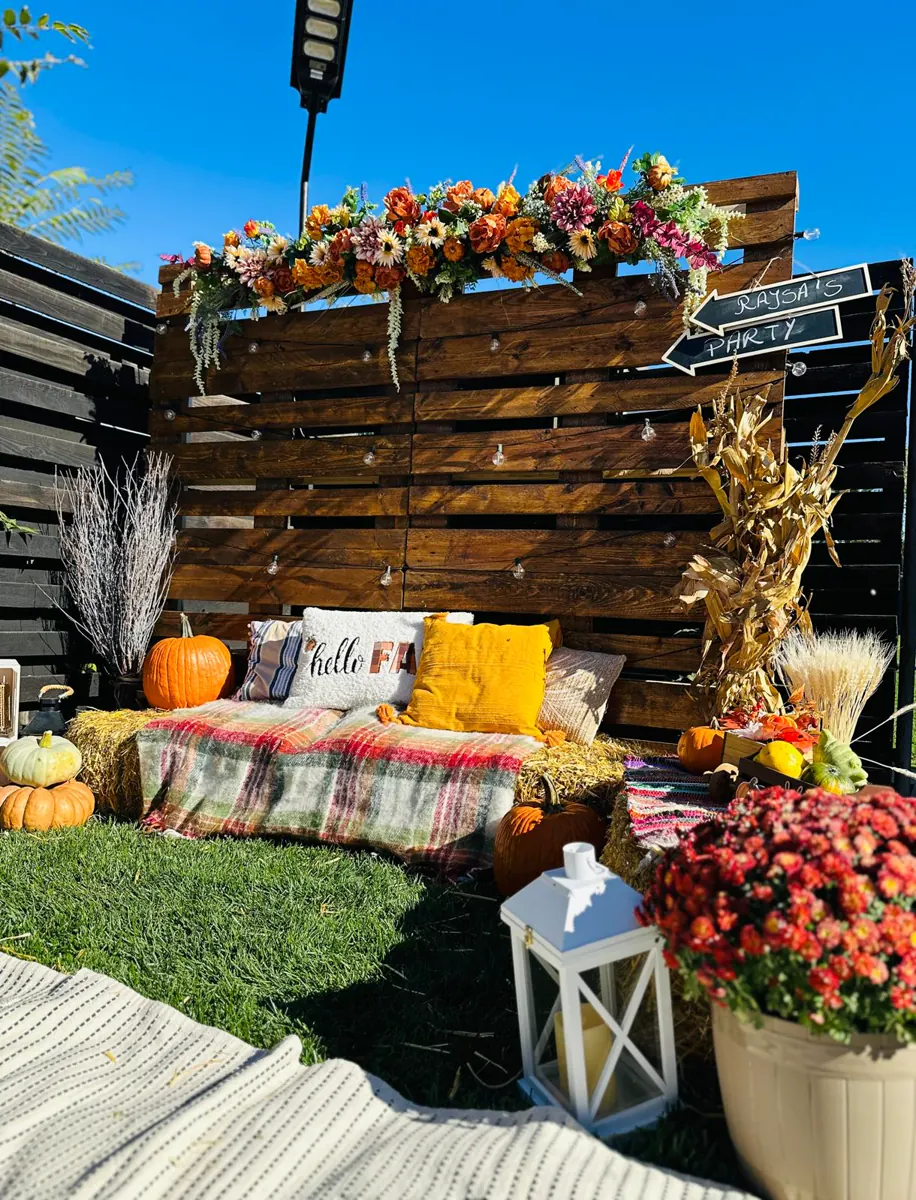 Decor Foto corner realizat de Boho Bloom Events