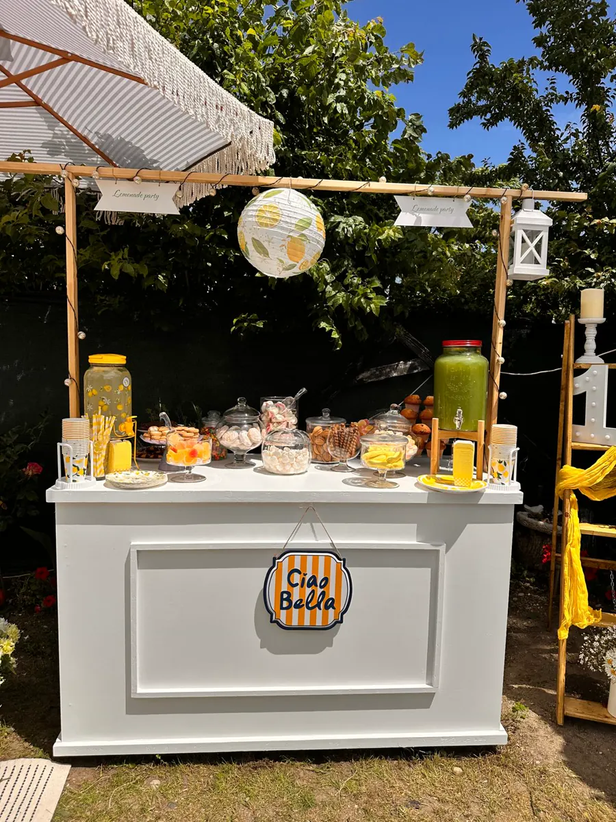 Decor Candy bar realizat de Boho Bloom Events