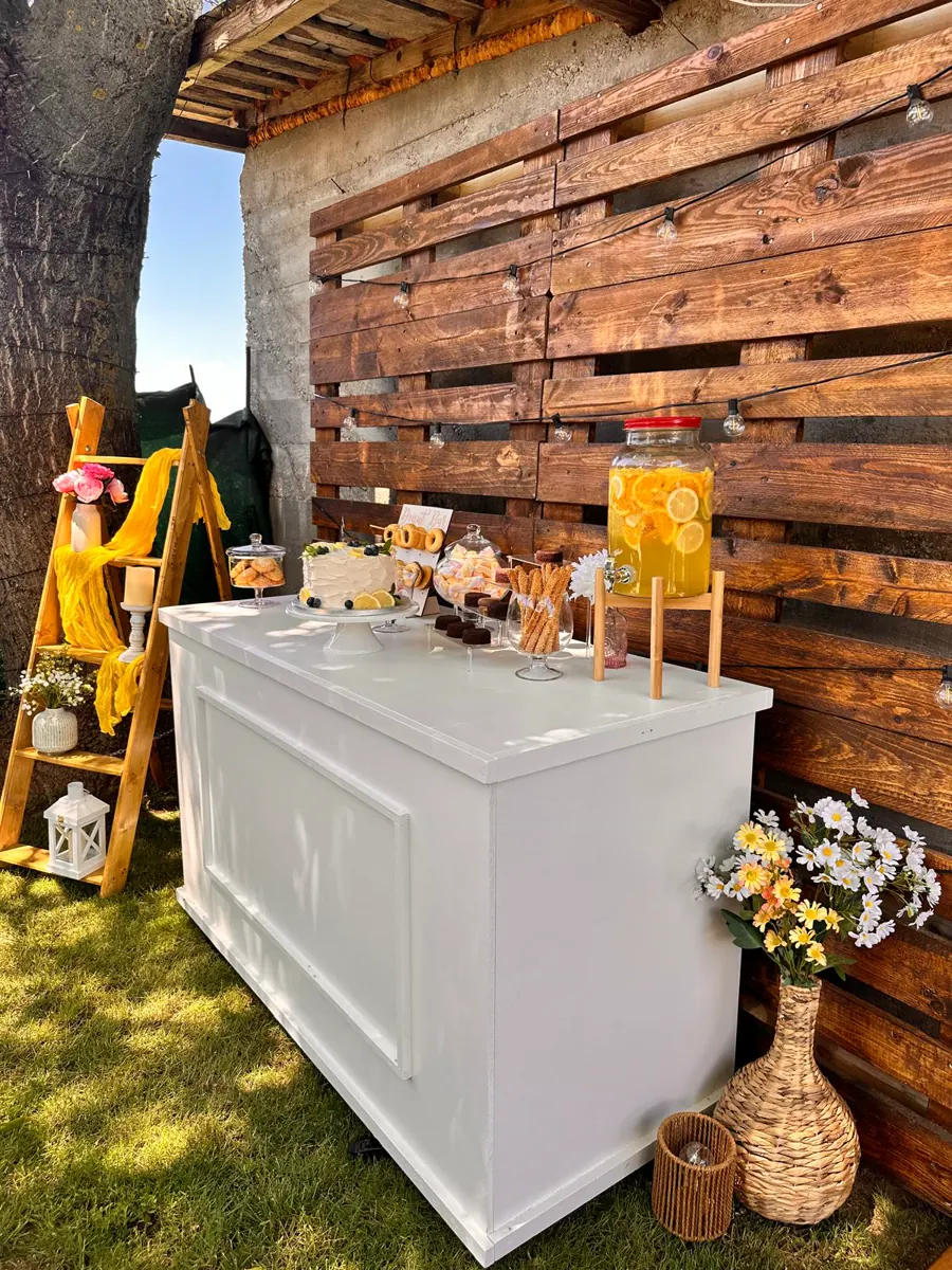 Decor Candy bar realizat de Boho Bloom Events