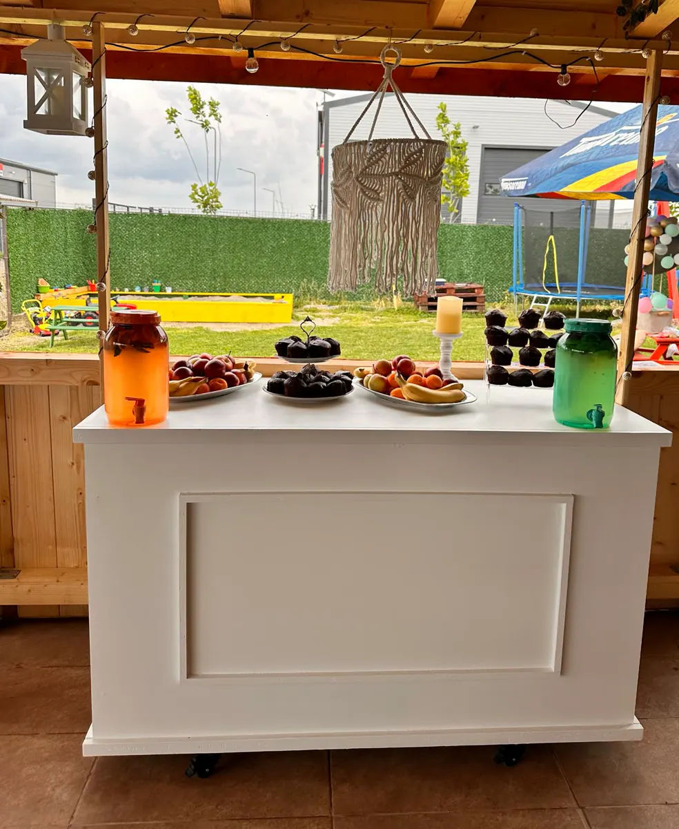Decor Candy bar realizat de Boho Bloom Events