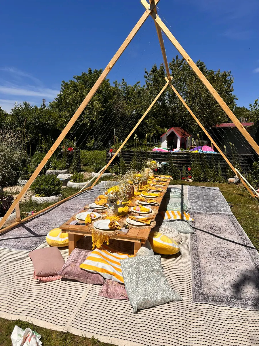 Decor Picnic Aniversar realizat de Boho Bloom Events
